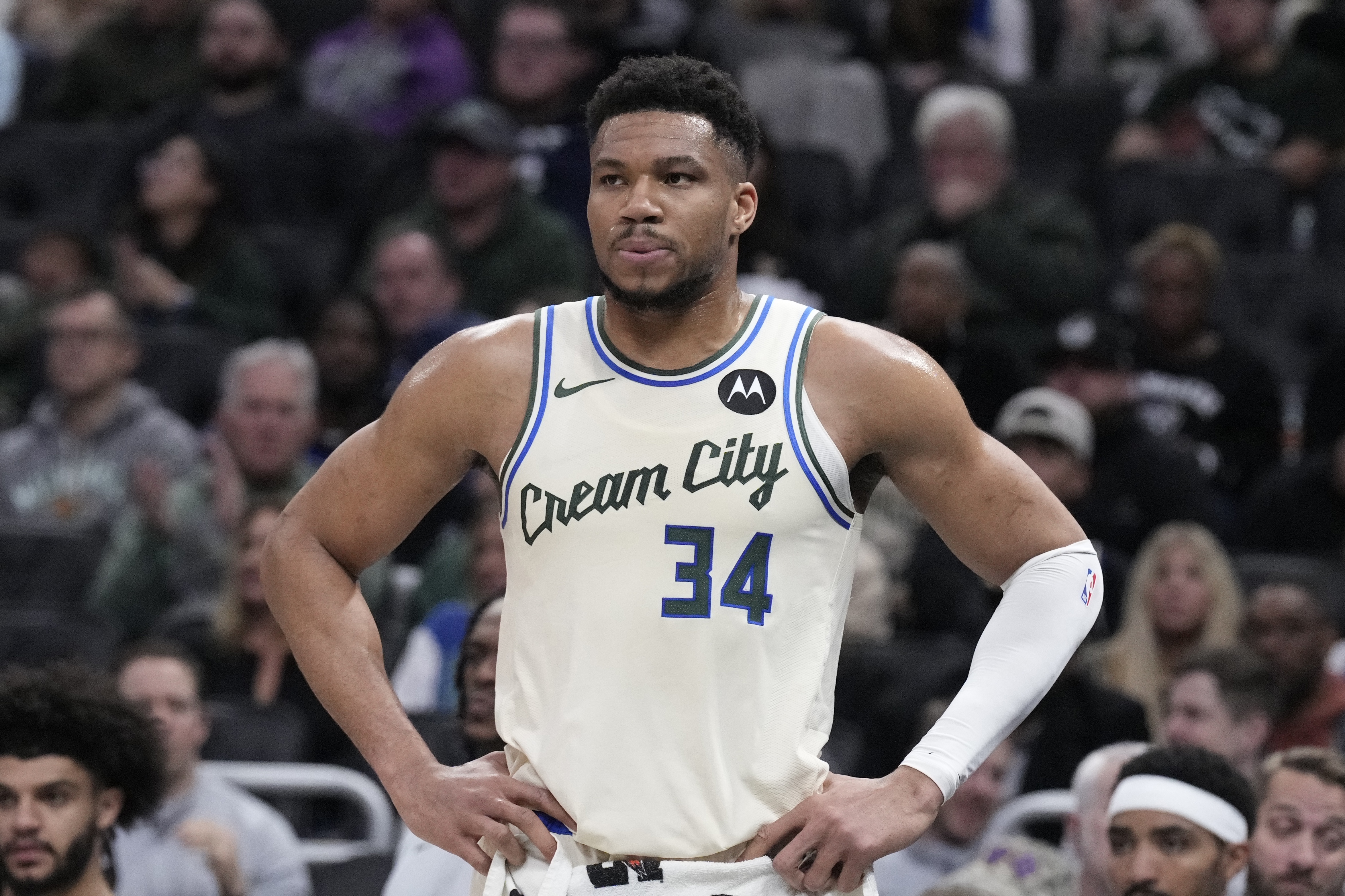 世界杯手机高清观看平台-字母哥虽好但并不适合火箭！送出申京小贾&amp;强力替补值得吗？